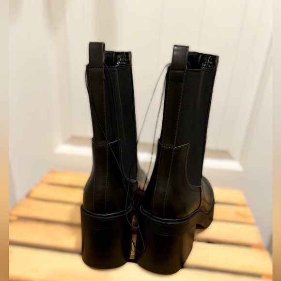 Forever 21 Women's Chelsea Block Heel Ankle Booties Black 9 - Picture 8 of 10
